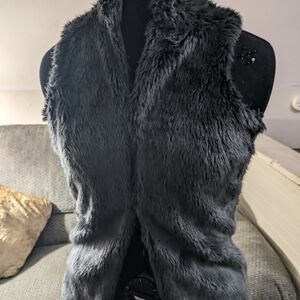 Kensie Girl Faux Fur Vest in Charcoal